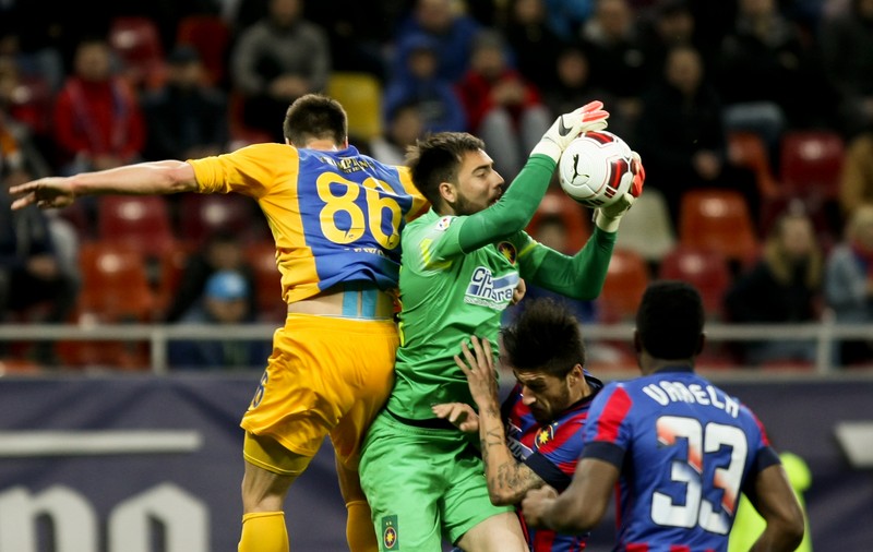 Programul noului sezon din Liga I. STEAUA - DINAMO, în etapa a 5-a. ^Start tare: Steaua - Petrolul, ASA - Dinamo, în runda inaugurală