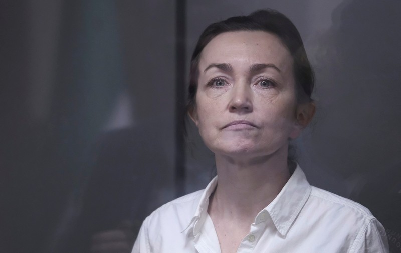 Jurnalista Alsu Kurmașeva, condamnată la șase ani și jumătate de închisoare pe motiv că ar fi răspândit „informații false” despre armata rusă