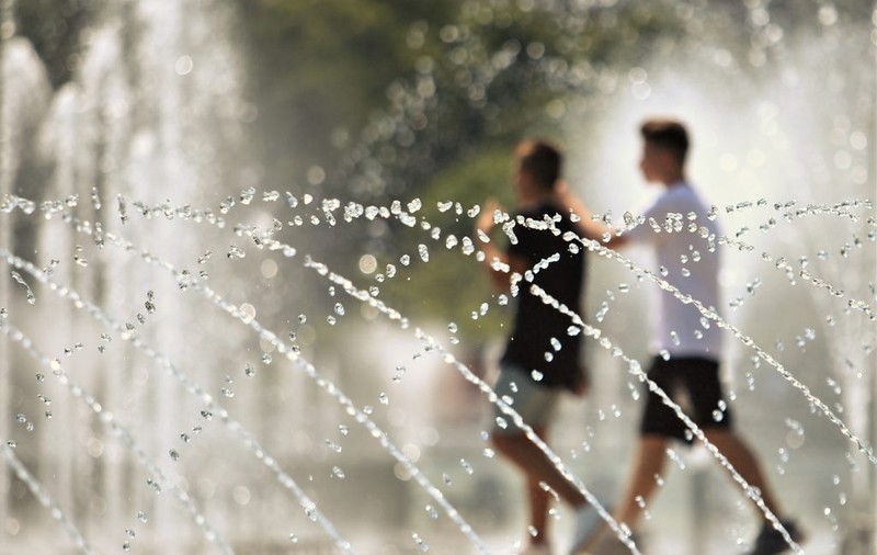 Vreme caniculară în București. Ce temperaturi se vor înregistra zilele acestea