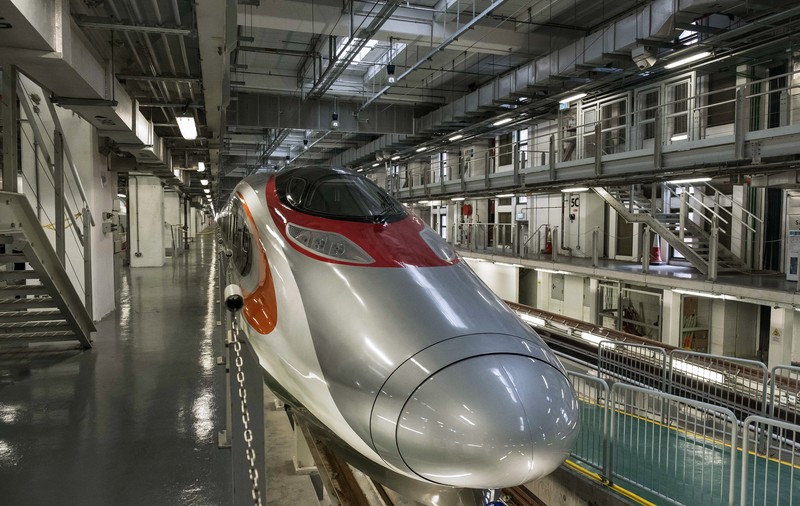 China relansează cel mai rapid tren din lume. Poate ajunge la 350 km/h