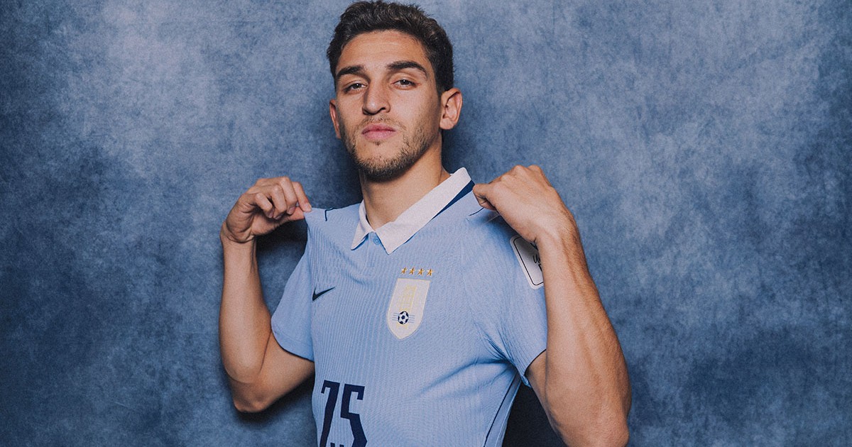 Juan Manuel Sanabria #25 pozează în echipamentul naționalei pentru CM 2026.