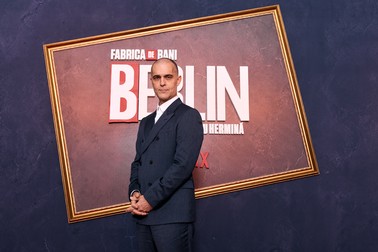 Pedro Alonso interpretează pentru ultima oară rolul lui Berlin. Foto: Netflix / Bogdan Petrice.