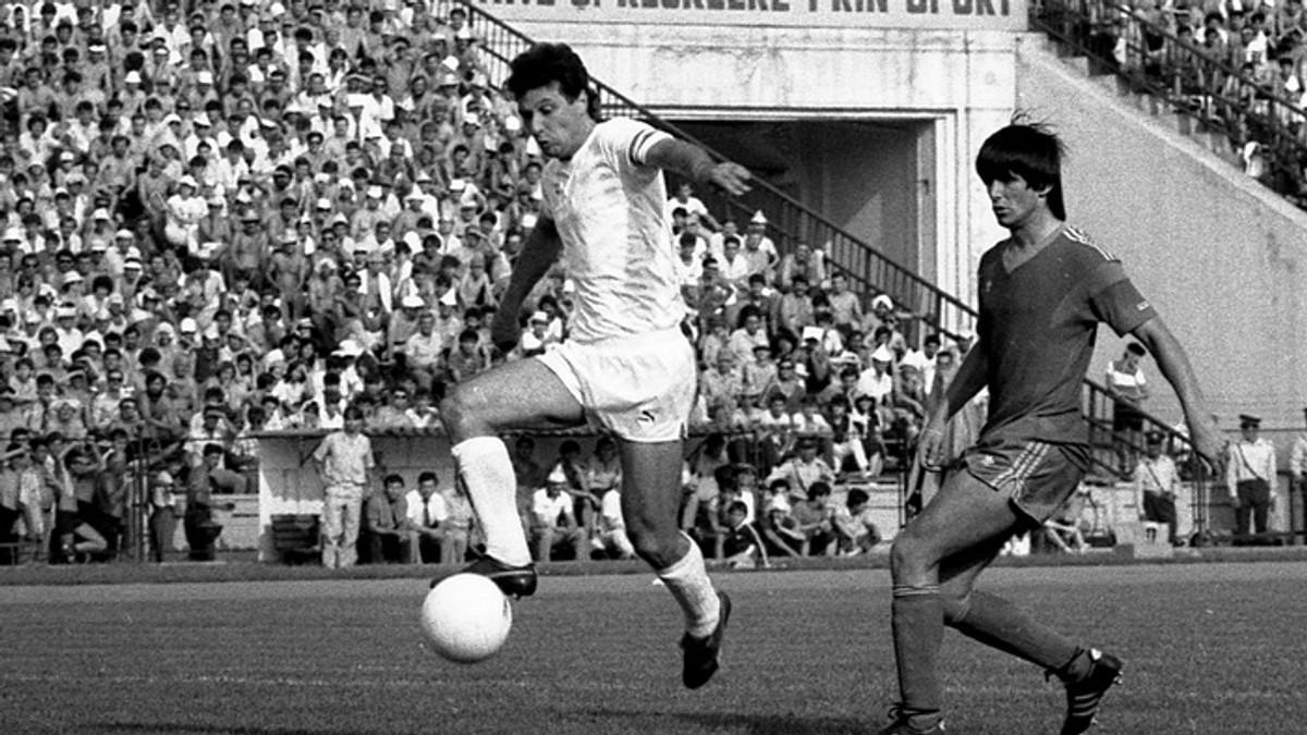 Marius Lăcătuș și Rodion Cămătaru, protagoniștii derby-ului Steaua - Dinamo 3-3 din 1988
