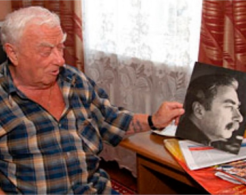 Sosia lui Stalin a murit la 102 ani: „A fost o onoare, eram mândru că semăn cu liderul. Am avut totul, cu excepția urechilor prea mici”