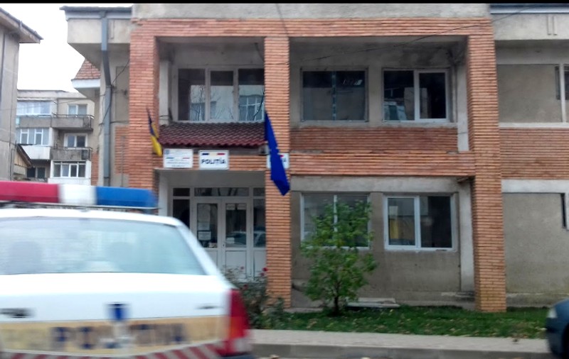 O femeie din Vaslui a fost bătută pe stradă chiar de fratele ei. Soțul a fugit de frică