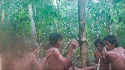 Primele imagini ale unei comunități amazoniene care nu a avut contact cu modernitatea