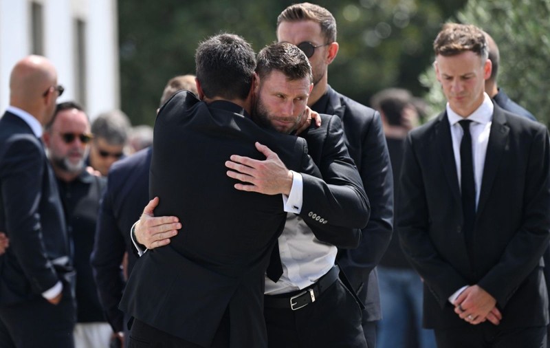 Lumea fotbalului în lacrimi. Imagini emoționante de la înmormântarea lui Diego Jota și a fratelui său