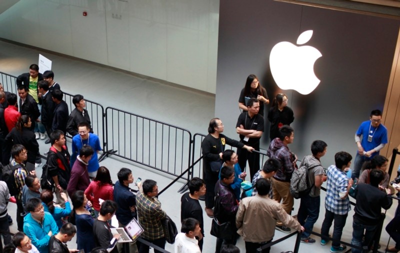 Eşti pregătit? Apple lansează iPhone 5