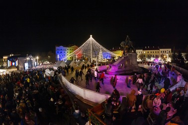 Patinoarul din Târgul de Crăciun din Cluj-Napoca.