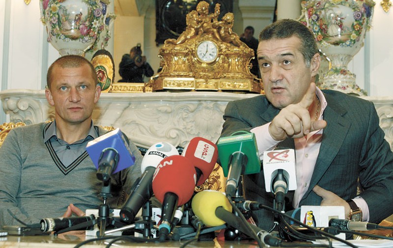 "Poate stai măcar un an"