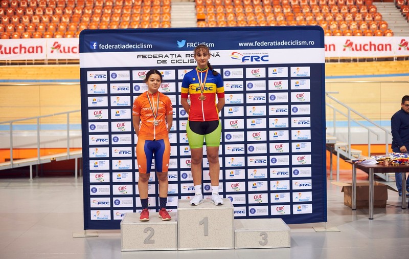 Doar două fete au concurat la Campionatul Național de Velodrom! Sportivele care se ”luptă” cu cronometrul