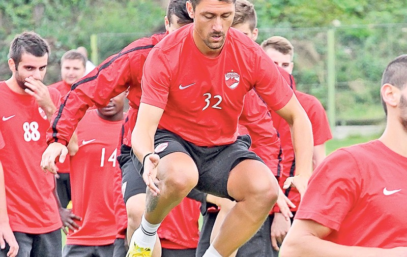 EXCLUSIV | Internaţionalul Ciprian Marica dă cu flit Stelei!