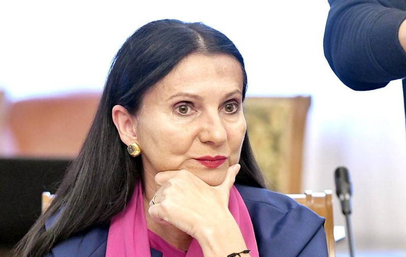 Ministrul Sănătăţii, reacţie dură după imaginile cu Sorina Pintea dusă la spital: "Este regretabil să  încătușăm un bolnav"