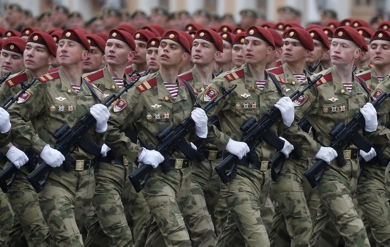 Peste 12.000 de militari, la parada de Ziua Victoriei de la Moscova. Putin: „Ne vom apăra ferm interesele”