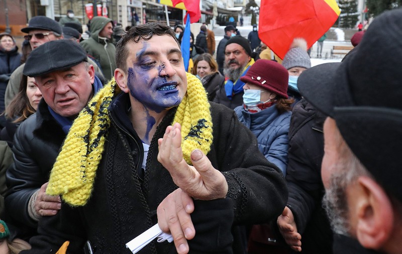 VIDEO | George Simion, stropit cu cerneală la Iași de Ziua Principatelor