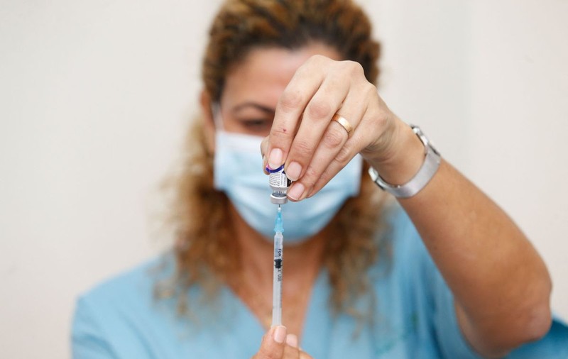 Defectele strategiei UE pentru vaccinarea COVID. Statele membre, inclusiv România, nu vor avea suficiente doze pentru a controla pandemia înainte de toamna lui 2021