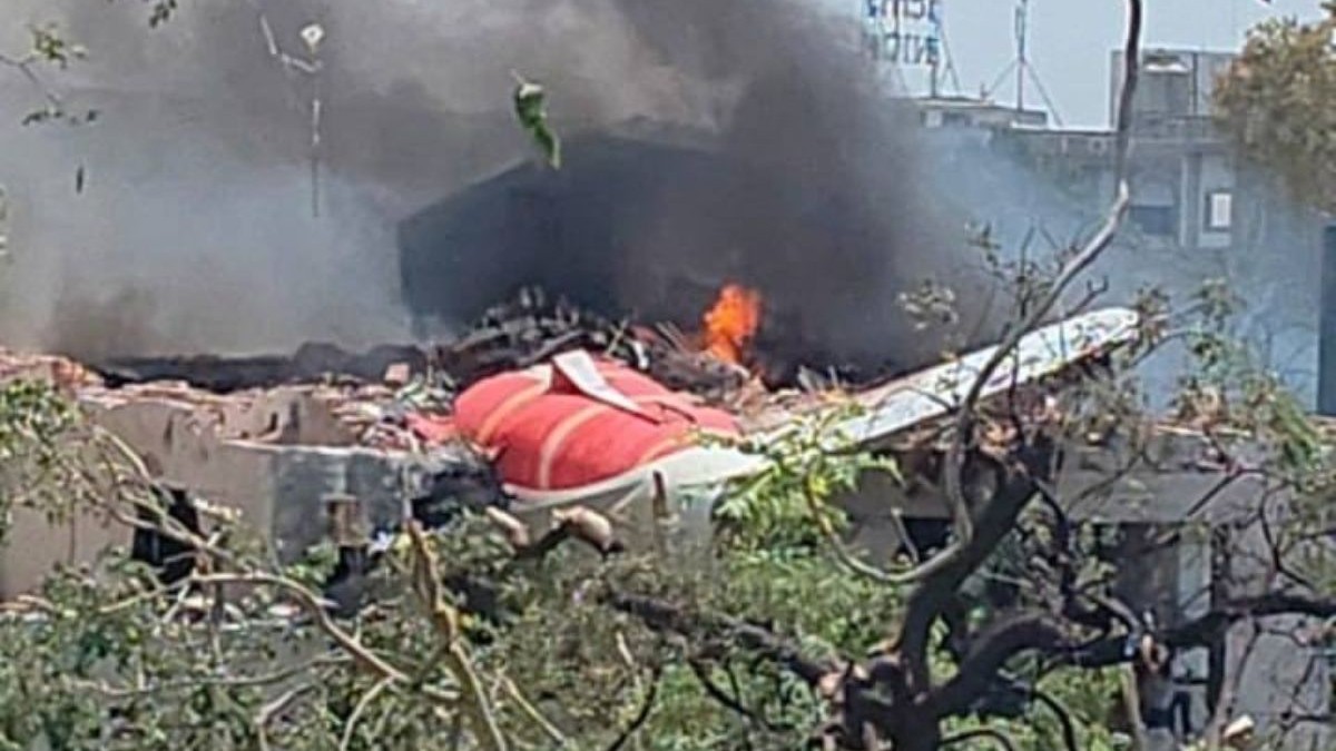 Aeronava Air India care s-a prăbușit într-o zonă rezidențială joi, 12 iunie, peste o clădire rezidețială, în flăcări