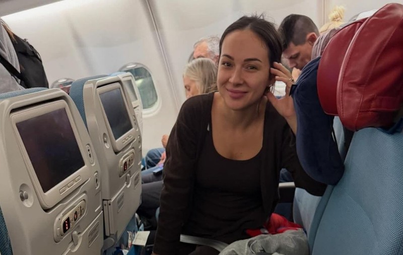 Cu ce a deranjat-o stewardesa din avion pe Vlăduța Lupău: „Am făcut circ”. Întâmplarea a avut loc în miez de noapte