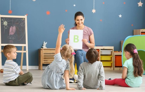 Încep înscrierile la creșe și grădinițe: actele necesare și calendarul complet. Nu se mai aplică principiul „primul venit, primul servit”