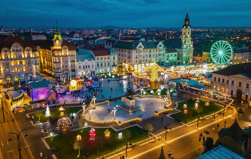 Târgul de Crăciun Oradea 2024. O zonă specială pentru food truck și 31 de căsuțe cu obiecte de cult, lemn, lut și ceramică