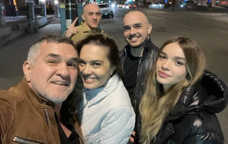Fiica lui Leonard Doroftei a împlinit 20 de ani. Cum a fost fotografiată Vanessa alături de frații ei