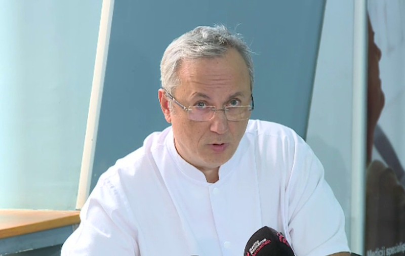 Chirurgul care şi-a înţepat acum patru ani un coleg cu electrocauterul cu care opera un pacient cu hepatită C, inculpat de procurori. Reacția Spitalului Floreasca