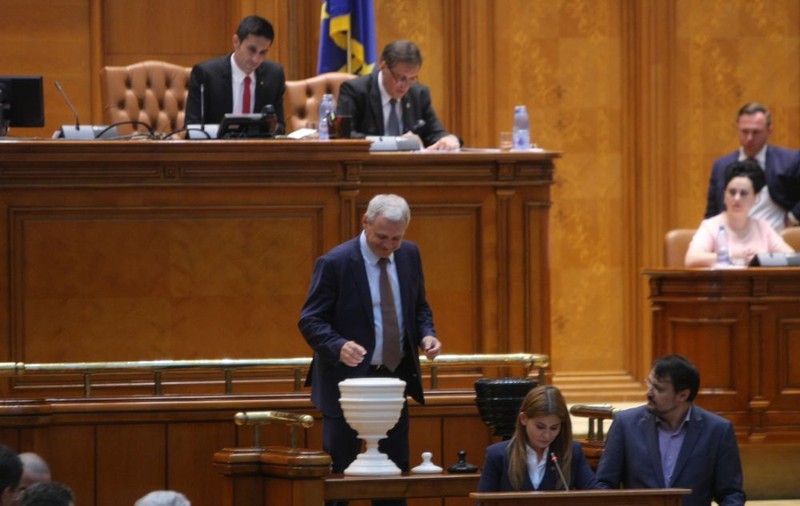 Votul pe moțiunea de cenzură ”PSDragnea, în campanie mumă, la putere ciumă”, joi, în plenul Parlamentului