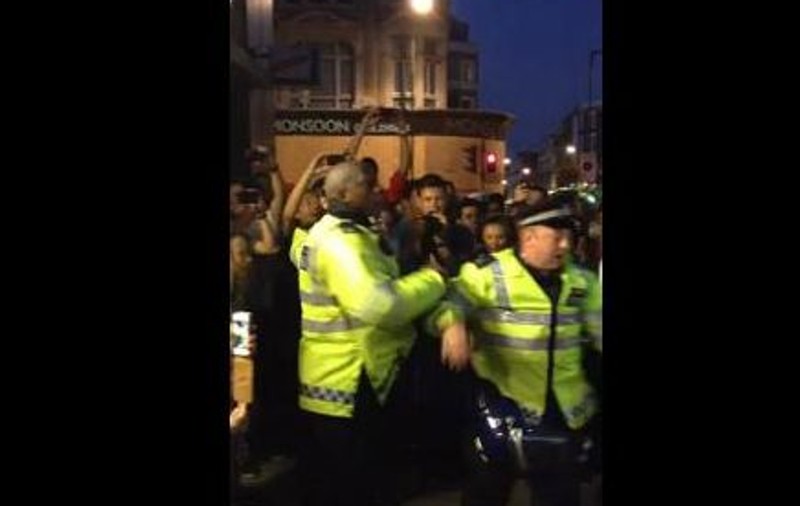 Poliţiştilor, dans! Oamenii legii din Marea Britanie au demonstrat că ştiu să se mişte | VIDEO