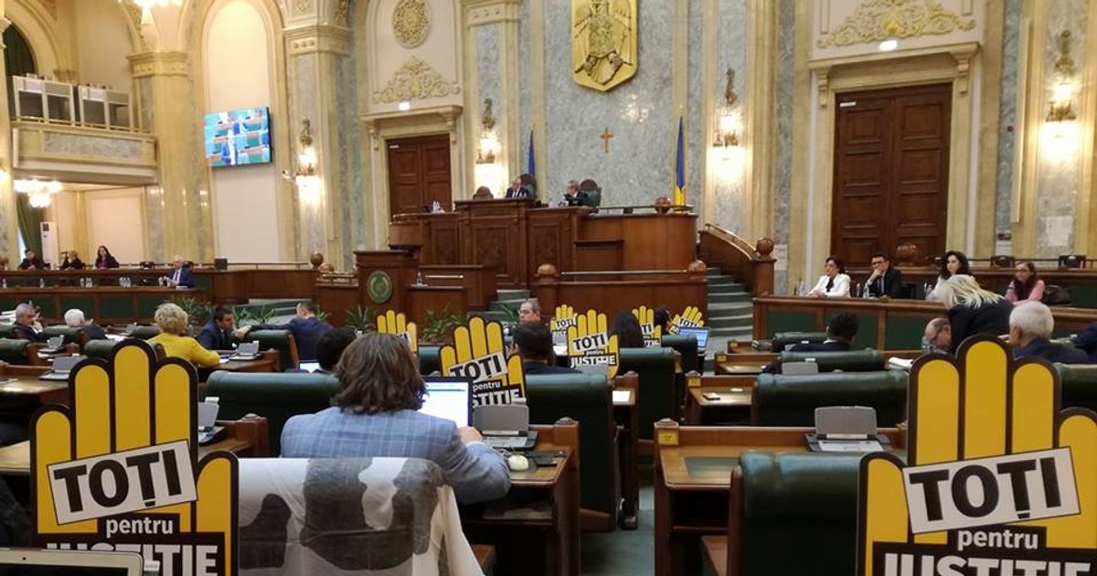 Protest în Senat, la votul pe legile justiției