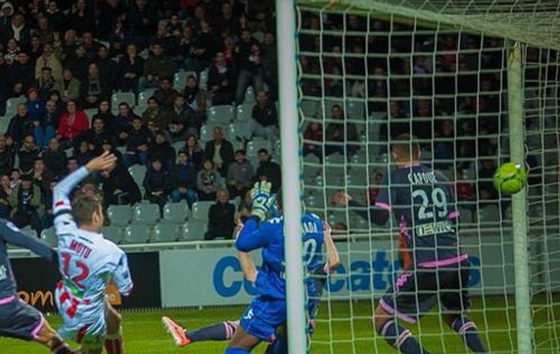 Mutu, accidentat şi schimbat la Ajaccio