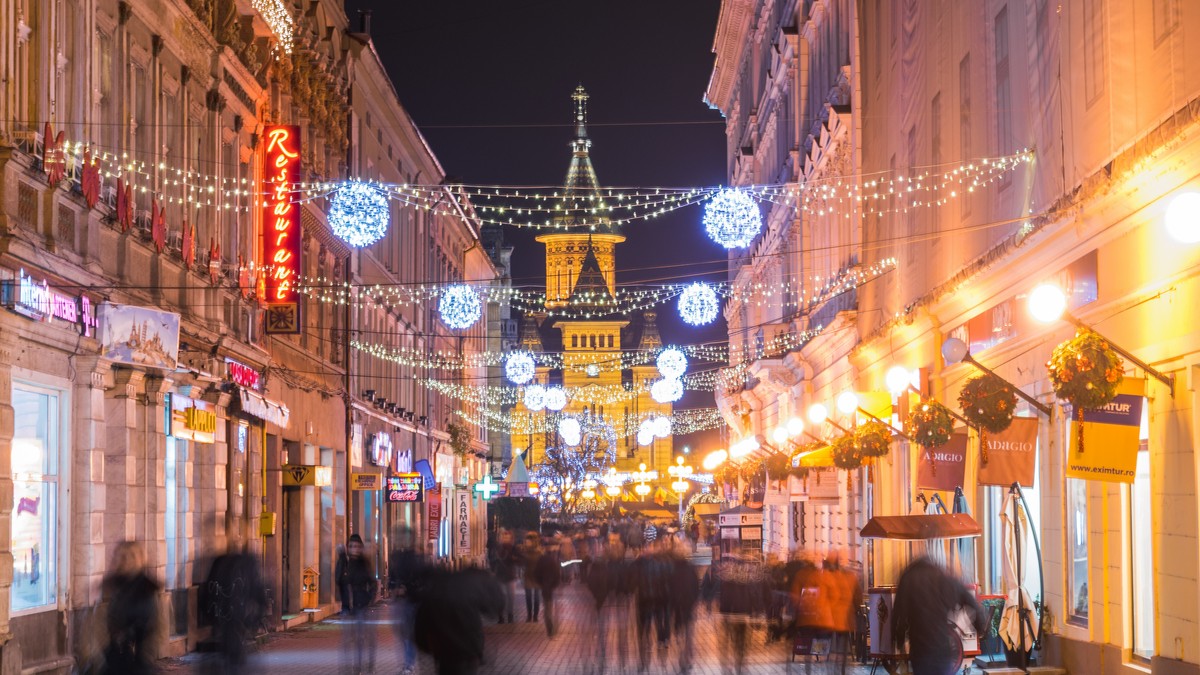 Ghidul petrecerilor de 1 Decembrie: Tramvai tras de cai, paradă și cupolă de lumini, la Timișoara