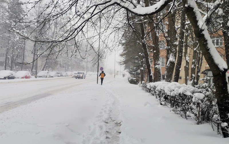 Cum de avem iarnă în aprilie? Un specialist în climă oferă explicații și cât de des se întâmplă