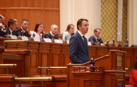 Guvernul lui Siegfried Mureșan a picat la votul din Parlament. Foto: Eli Driu / Libertatea