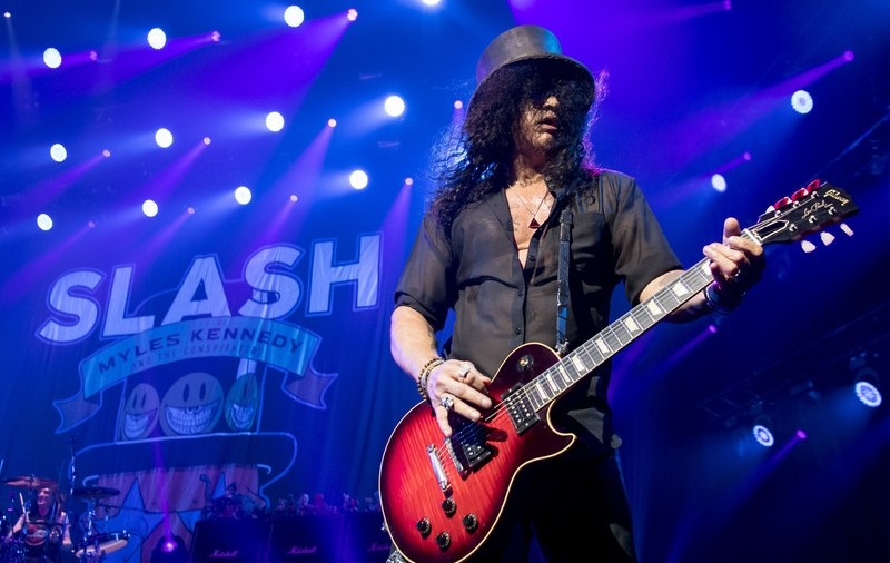 Slash, legendarul chitarist Guns N' Roses, a terminat cu excesele: „Viața este prea scurtă pentru droguri”