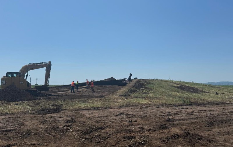 Mormânt vechi de 5.000 de ani, descoperit pe șantierul pasajului suprateran peste DN1, în Băicoi