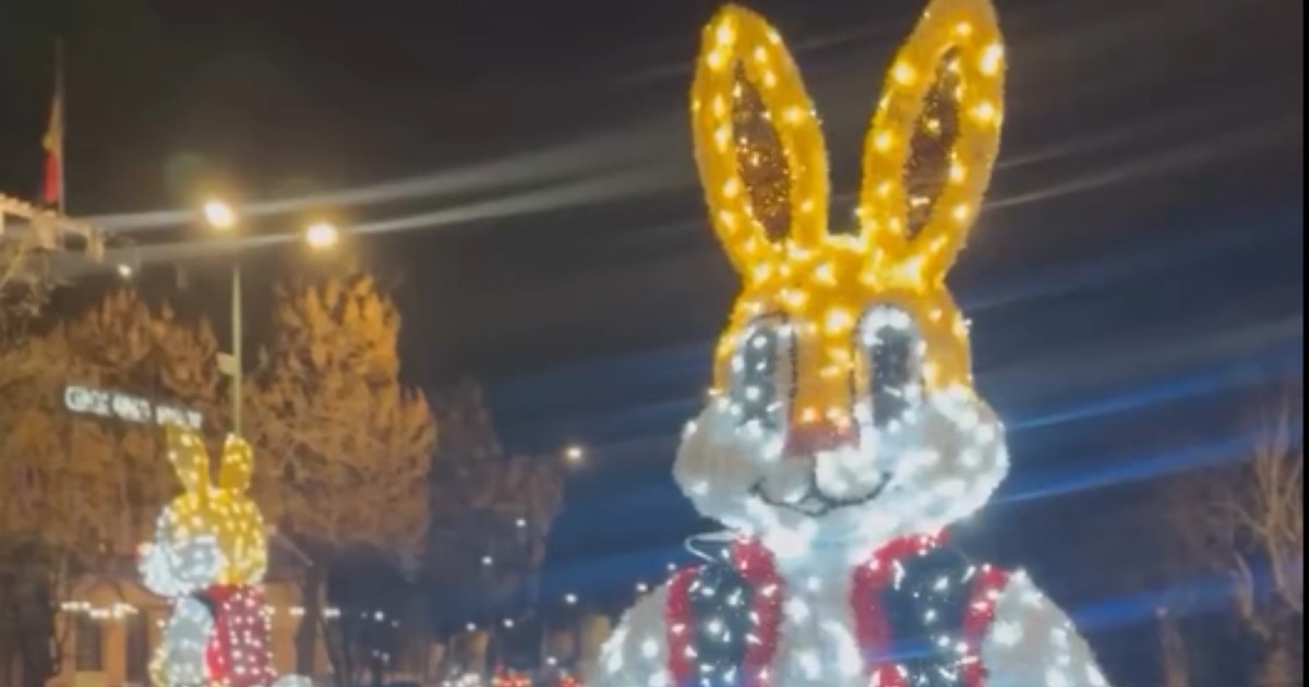 Poză cu o decorațiune de Paște (un iepure) în Brașov