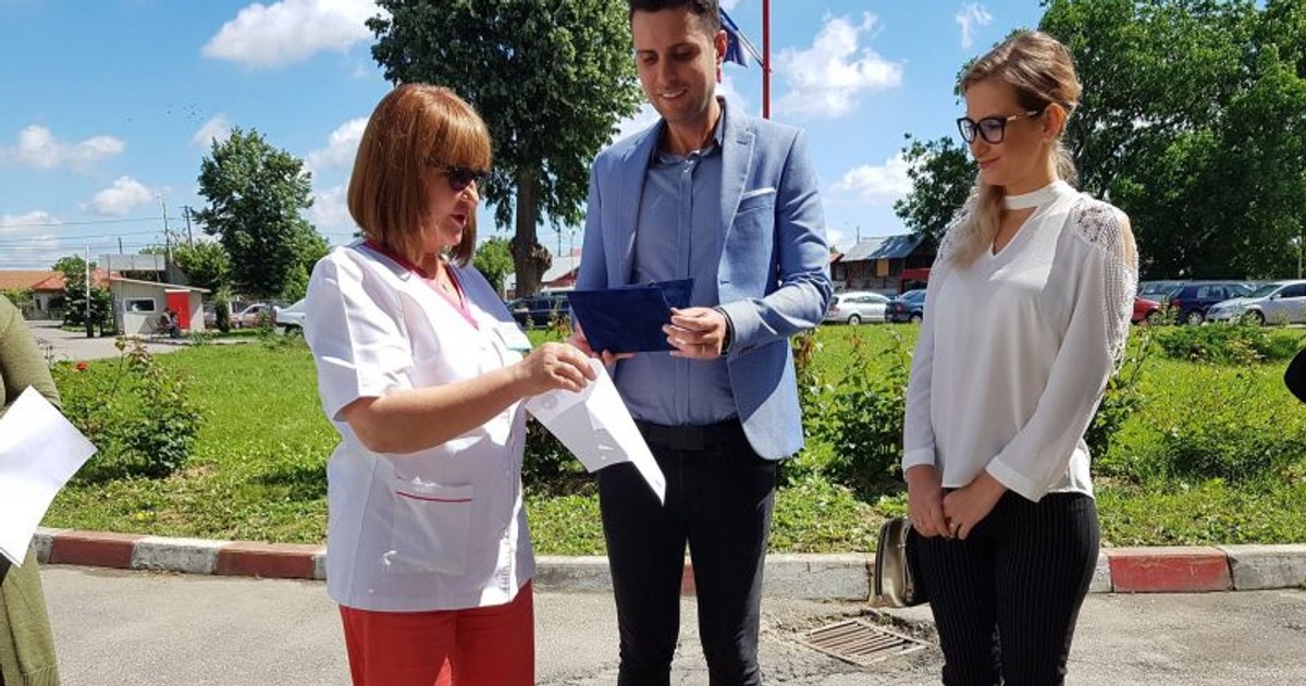 Cosmin Voevodschi și soția lui au donat un aparat de ultima generație pentru Spitalul din Găești
