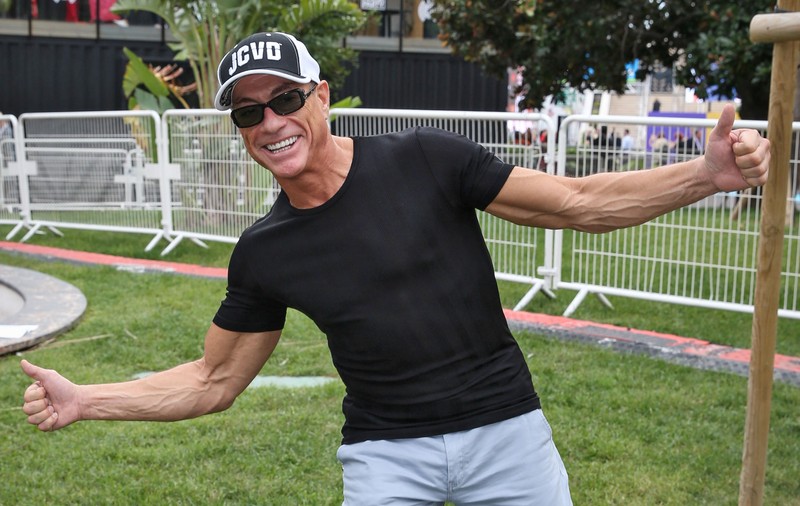 Jean-Claude Van Damme a dansat pe melodia “Save me” a lui Randi și Moga