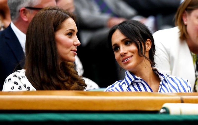 Kate Middleton și Meghan Markle primesc mesaje cu amenințări pe internet. Cum acționează Palatul Kensington