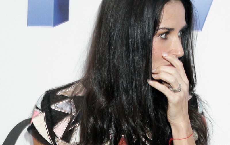 DEMI MOORE a vrut să se SINUCIDĂ? În plus, suferă de ANOREXIE, iar aceasta nu e singura problemă gravă de sănătate a divei!