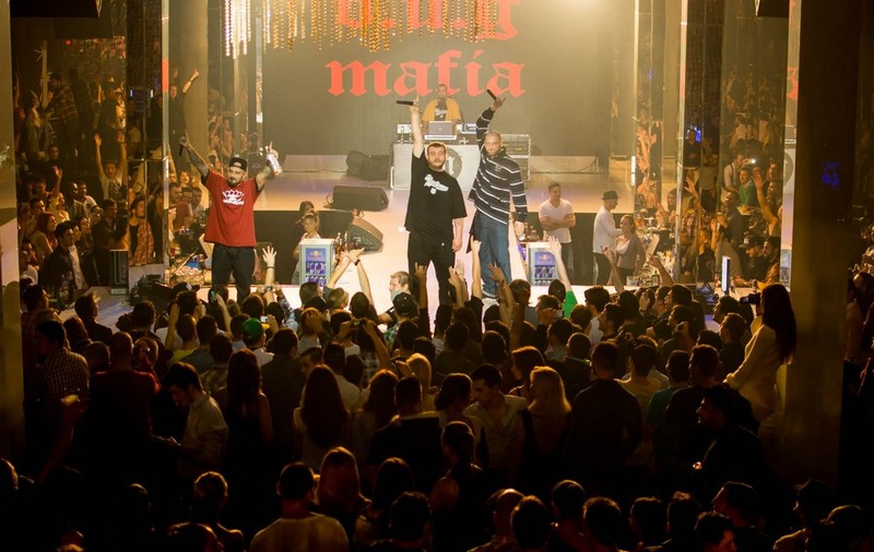 Băieții de la B.U.G. Mafia și-au sărbătorit ziua alături de sute de oameni | FOTO