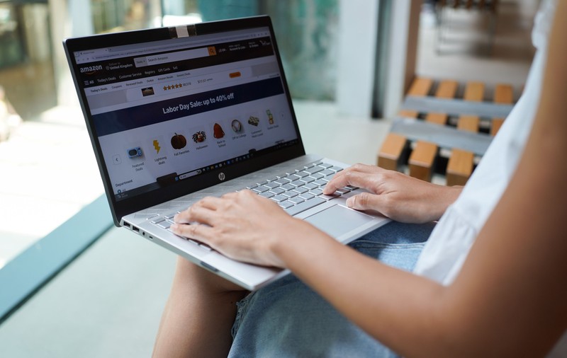 Nu faceți cumpărături la aceste magazine online! Cum să identifici un „fake shop”