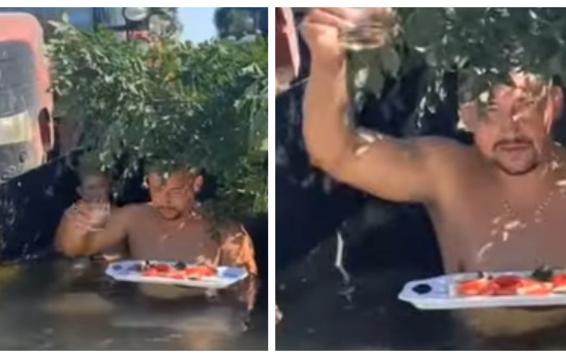 Doi fermieri din Argeş au transformat cuva excavatorului într-o piscină: „Am adus marea la noi” | VIDEO