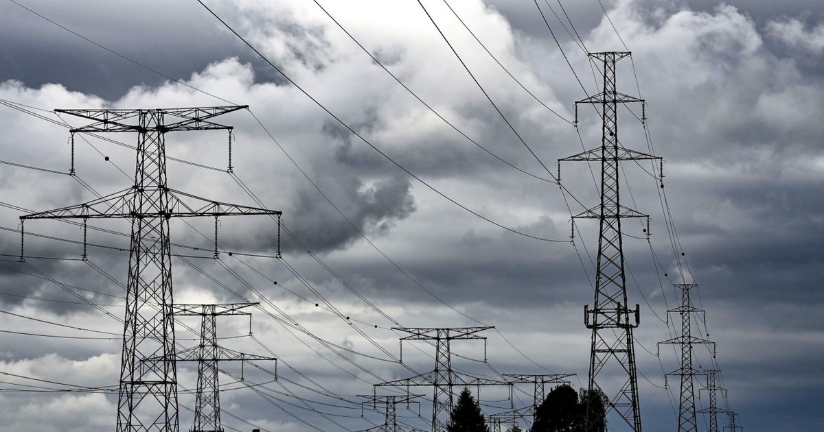 Zeci de mii de oameni din Prahova au rămas fără curent electric din cauza viscolului. Fotografie ilustrativă: Hepta