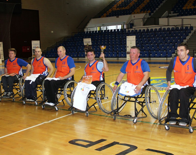 Exemplu de ambiție și voință de a face sport. ACS Supernova Neamţ a câştigat prima ediţie a Cupei Municipiului Ploieşti la baschet în scaun rulant / FOTO