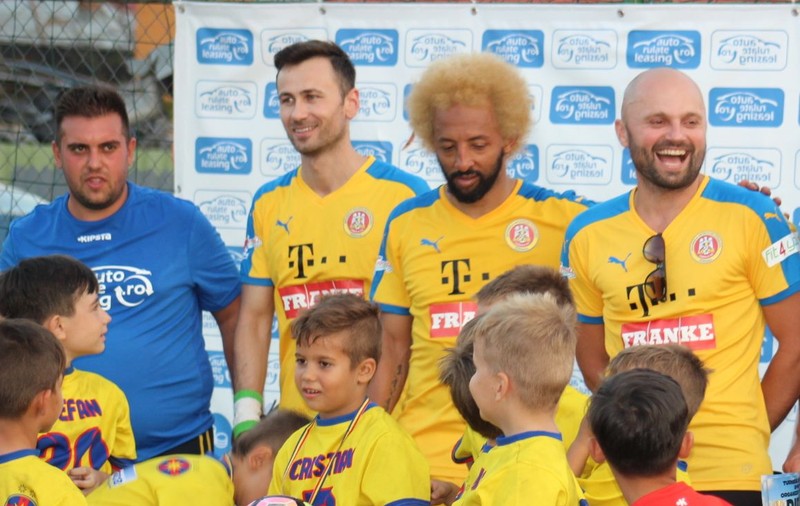 EXCLUSIV/ Freza lui Kamara, punct de atracție pentru micuții fotbaliști