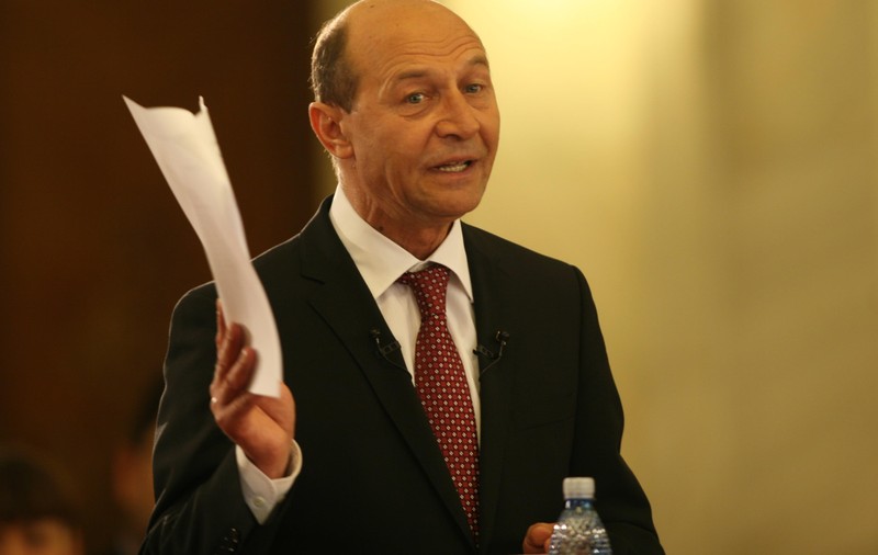 Traian Băsescu, mesaj alarmant după turul 1 al alegerilor: „Ar fi groaznic pentru România să avem un şef de galerie preşedinte”