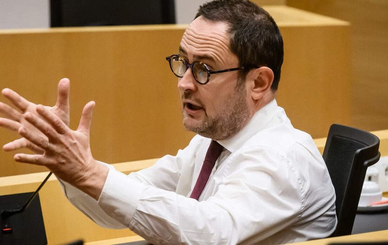 Un politician a vorbit peste 34 de ore pentru a bloca un vot în Parlamentul Belgiei