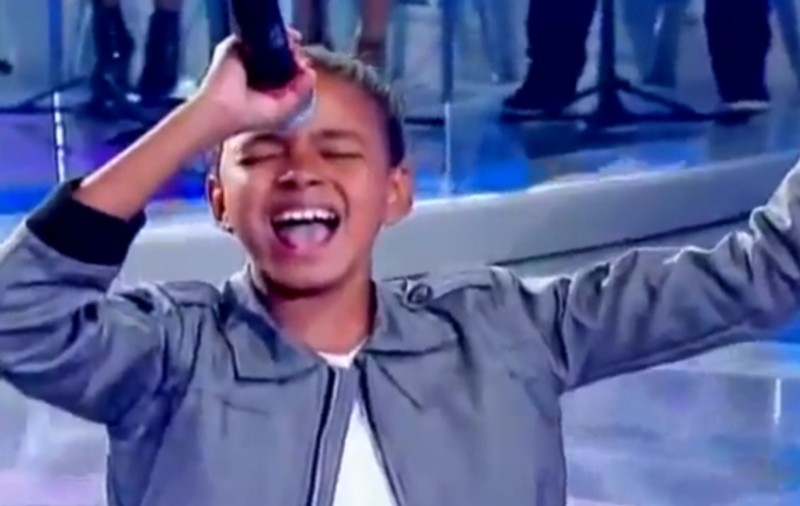 Puştiul cu VOCE DUMNEZEIASCĂ! Ascultă-l pe cel numit NOUL MICHAEL JACKSON şi vei plânge de emoţie | VIDEO SENZAŢIONAL