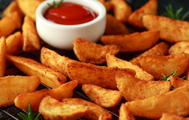 Cum faci acasă cartofi wedges, la fel ca la fast-food